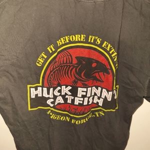 Huck Finn's shirt